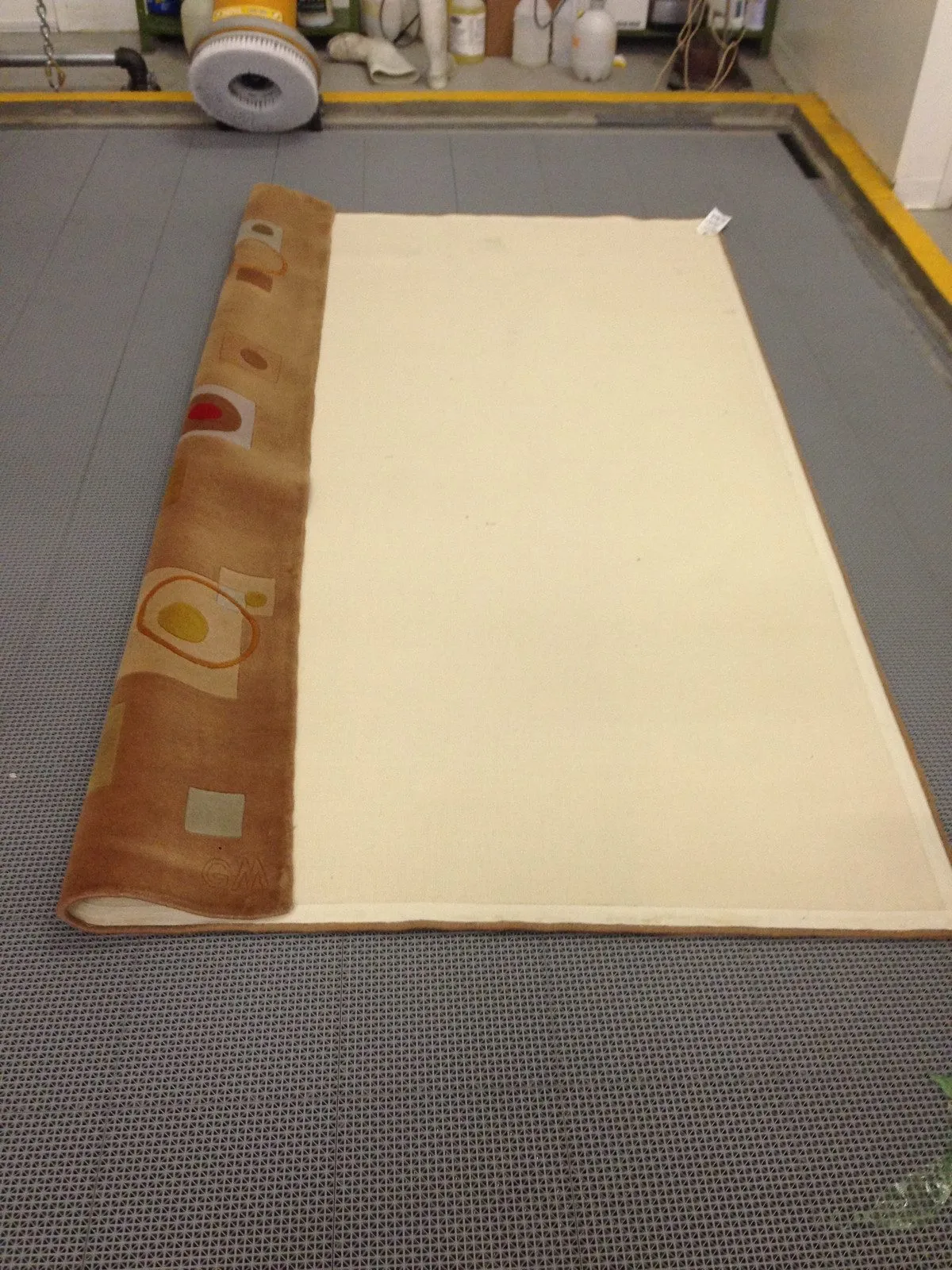 The same style rug clean and bright after in-shop washing